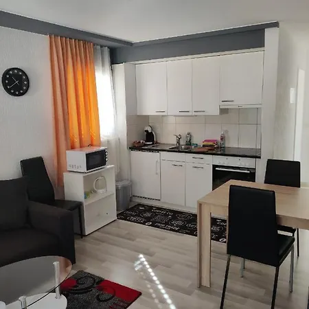 Venice Apartment *